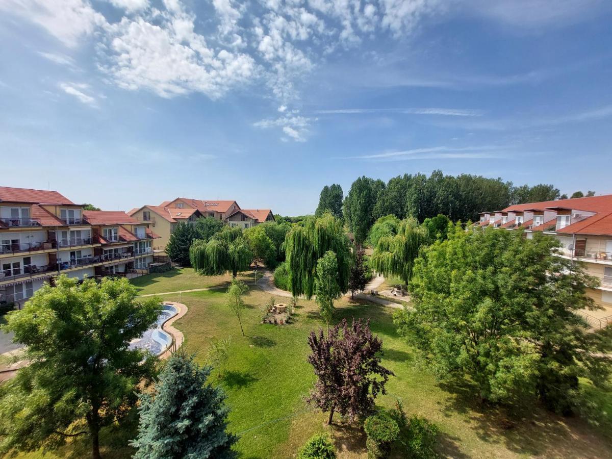 Cserke Napfeny Apartman Cserkeszolo Exterior photo